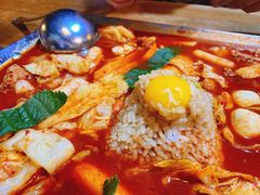 牛肉火山炒年糕-包装马车·韩国料理·포장마차