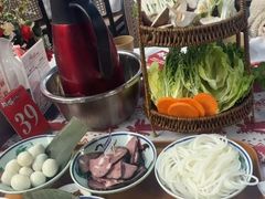 -刘姐啤酒鱼民族演艺餐厅(西街总店)