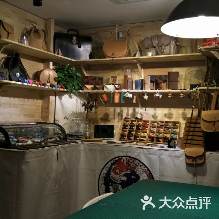 our custom手工皮具皮艺工作室