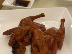 脆皮乳鸽-利苑酒家(合景国际金融广场店)