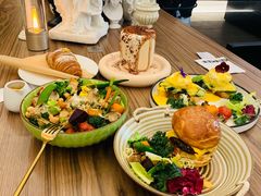 班尼迪克蛋牛油果素餐-玲婧胡同·生日蛋糕·餐厅(嘉里城店)