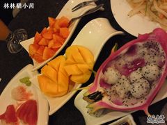 各种水果。芒果甜-大渔铁板烧(万象城店)