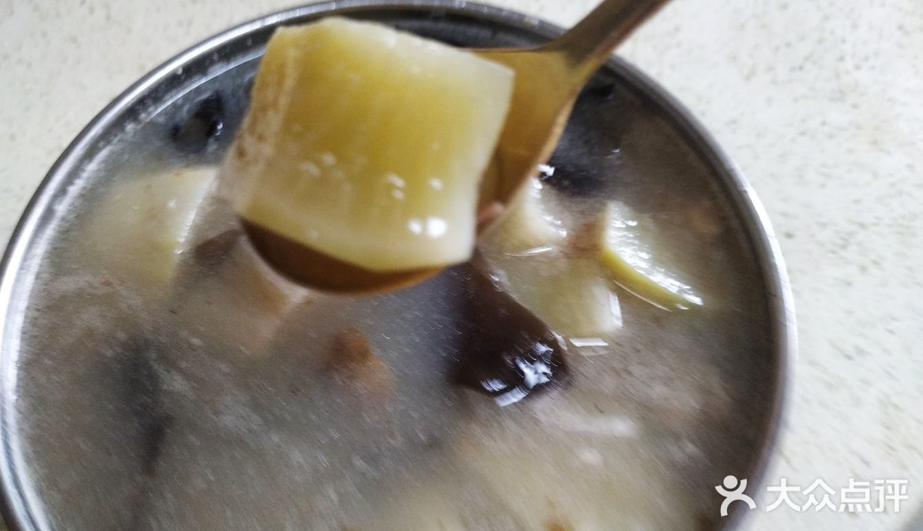 健胃滋阴理气化痰，清甜爽口的萝卜煲排骨汤