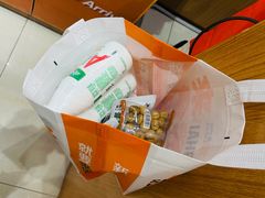 -来伊份(地铁二号线奥体东站店)