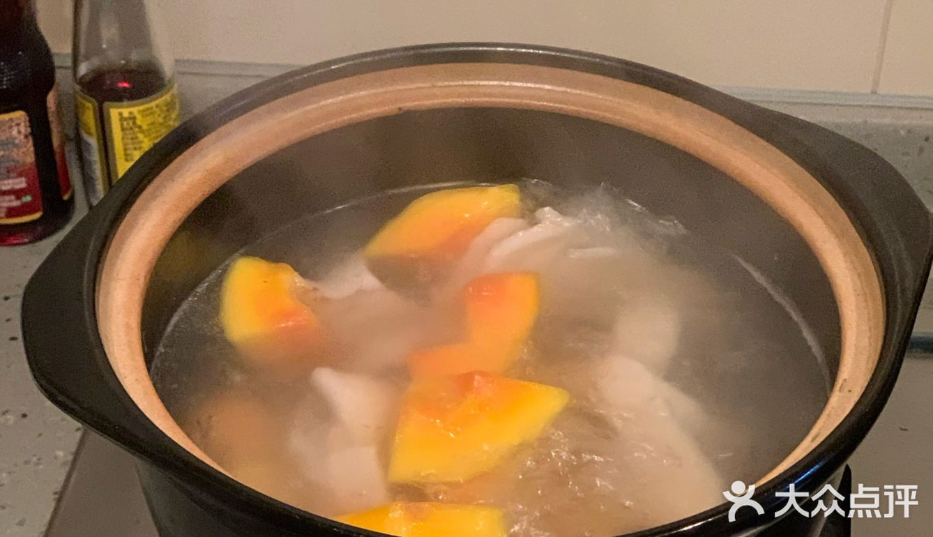 这样做海南椰子鸡更好吃，鲜甜得不要不要的 材料：