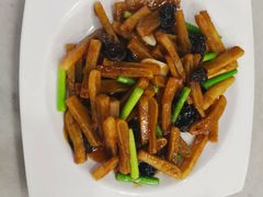 地方特色溜咯吱-清宫宴酒楼·计氏松枝包子