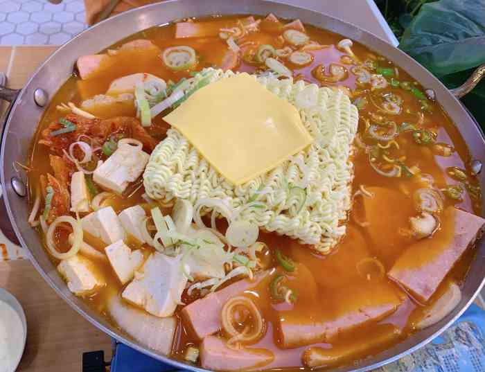 我认为这家店占据龙岗万科广场美食榜第三有点德不配位噢～我也是看了