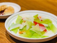 莴笋片炒山药-云海肴·汽锅鸡·云南代表菜(美罗城店)