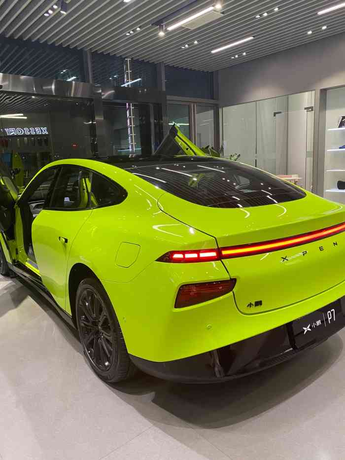 小鹏汽车广州岭南新世界体验中心