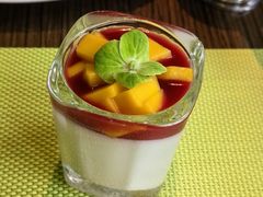 芒果奶冻布丁杯-希尔顿欢朋酒店·欢朋餐厅