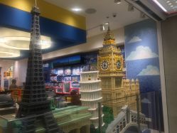 -乐高品牌旗舰店(人民广场店)