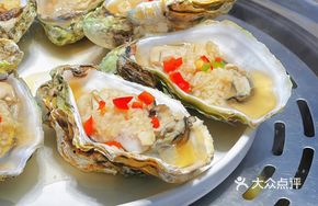 Steamed Milk Oyster with Garlic Sauce