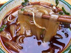 -拈签一笑黄牛肉辣卤串串