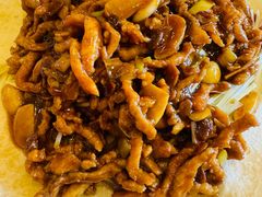 -闯关东东北农家菜(崂山石老人店)