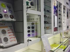 -提一眼镜·蔡司·依视路(小寨店)