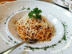 -Chom Cafe and Restaurant