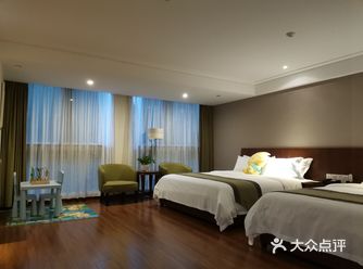 房间我是在四楼，应该是家庭套房，进来感觉非常宽敞