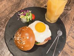 -HIGH FIVE哈福手工汉堡(桂林路店)