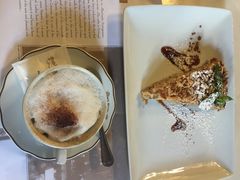 -Majestic Café