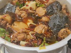 -晓彭肥肠鸡·泡椒鸡火锅(水木天地店)