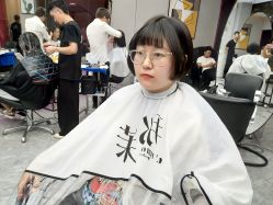 -变画·发型STUDIO