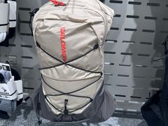 -SALOMON萨洛蒙(青岛海信店)