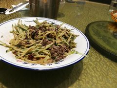 -老码头黑皮肘子锅包肉(赣水路店)