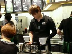 -星巴克(西藏路店)