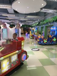 -莫莉幻想儿童乐园(深圳南山欢乐颂店)