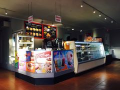 -Winchell's Donuts House