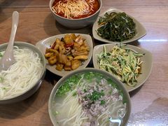 -亮亮面馆(经六路店)