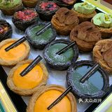 今天的蛋挞真诱人～水果味的更好吃😋