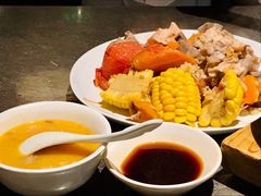 番茄玉米煲龙骨-汤城小厨•粤菜•靓汤(苏州街店)