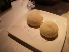 脆皮流沙包-皇朝会.经典传统粤菜(外滩店)