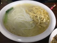 -金家小金碗云南过桥米线
