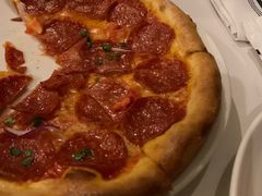 意式辣肠披萨-WOLFGANG PUCK KITCHEN & BAR(迪士尼小镇店)