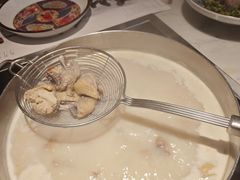 -尚尚仙·酸汤猪手·猪肚鸡火锅(华联万柳购物中心店)