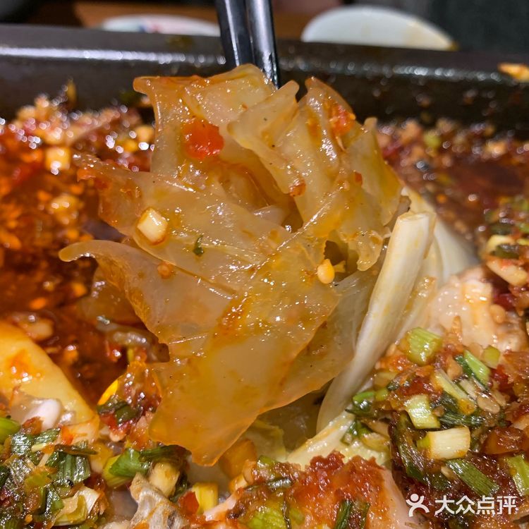 很久没吃过烤鱼了，点了鱼香味，还点了个火孔饭