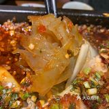 很久没吃过烤鱼了，点了鱼香味，还点了个火孔饭