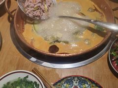 -洱火云南酸菜牛肉火锅(石景山当代商城店)