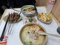 -亮亮面馆(经六路店)