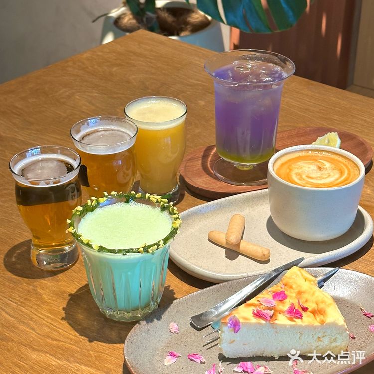 精酿配甜品，下午茶买醉石锤了…