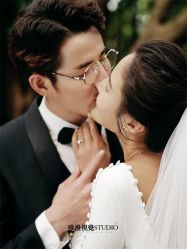 欧美时尚-巴黎婚纱摄影工作室