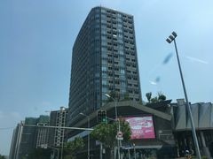 -绿地缤纷城-停车场