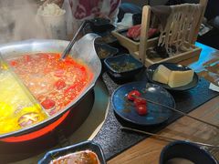 -湊湊火锅·茶憩(南京东路悦荟店)