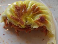 胡萝卜牛肉煎包-伊祥·敦煌楼