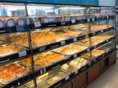 面包甜点陈列柜-蜂蝶来饼店(拱北总店)
