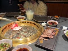-铭牛烧肉·和牛海鲜自助(高新月牙湖店)