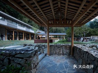 大山里的民宿设计，太美了！