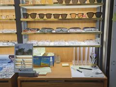 -优医视平价眼镜蔡司依视路折扣工厂店(十里堡店)